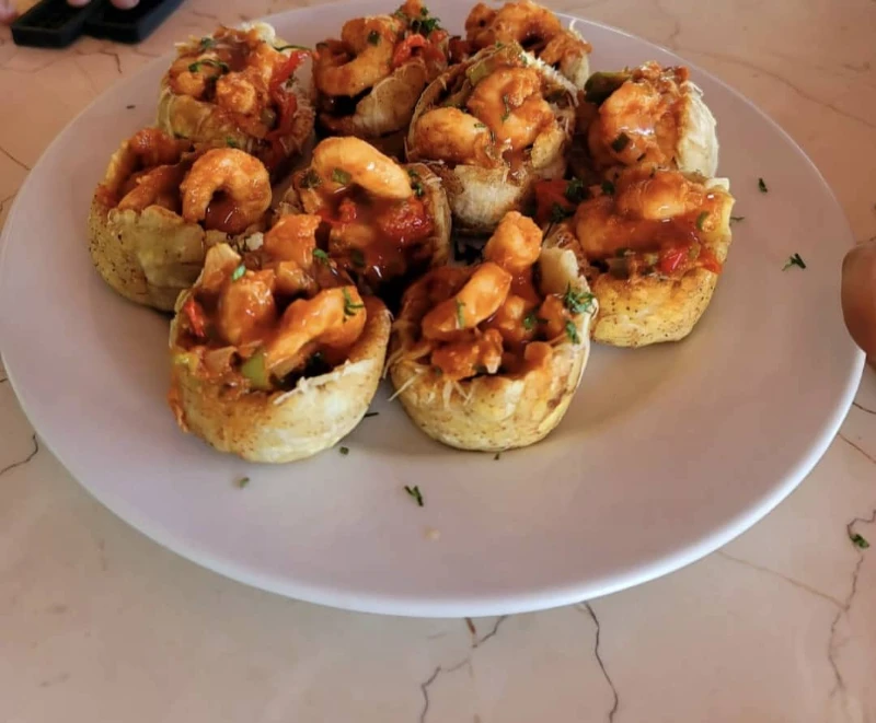 Tostones rellenos de Camarón