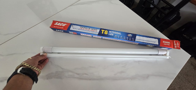 Tubo de lámpara con base